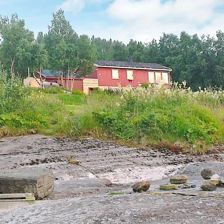 Holiday home Three-bedroom In Halsanaustan Korsnes