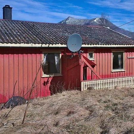 Three-bedroom In Halsanaustan Prázdninový dům Korsnes